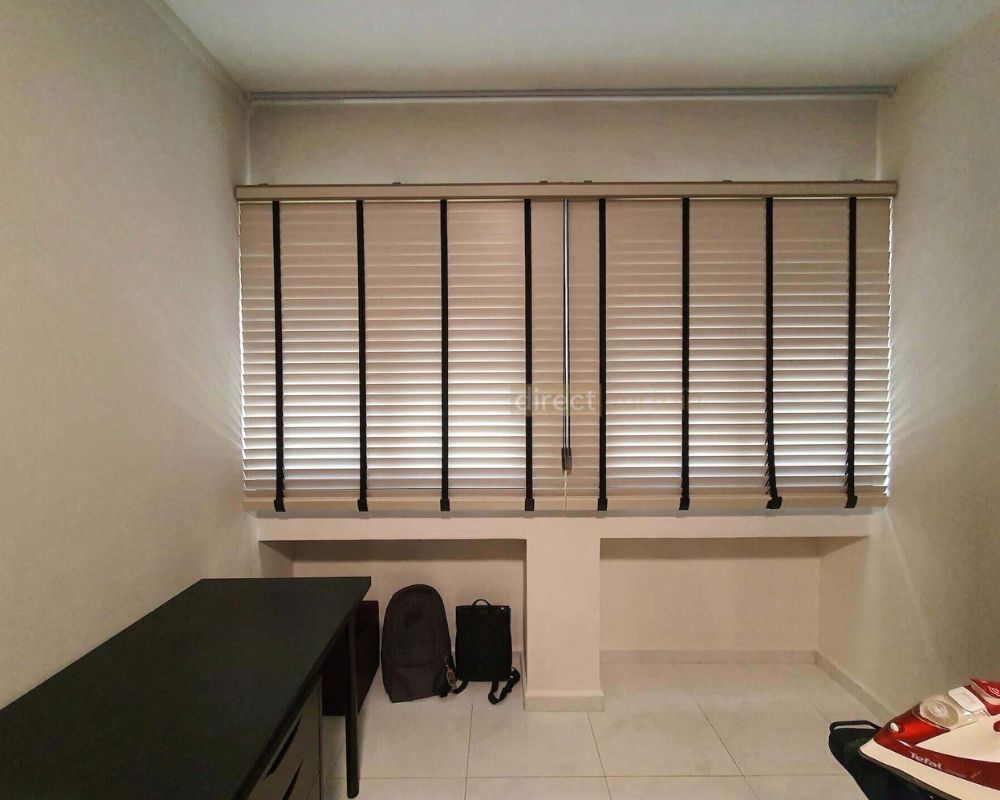 venetian blinds